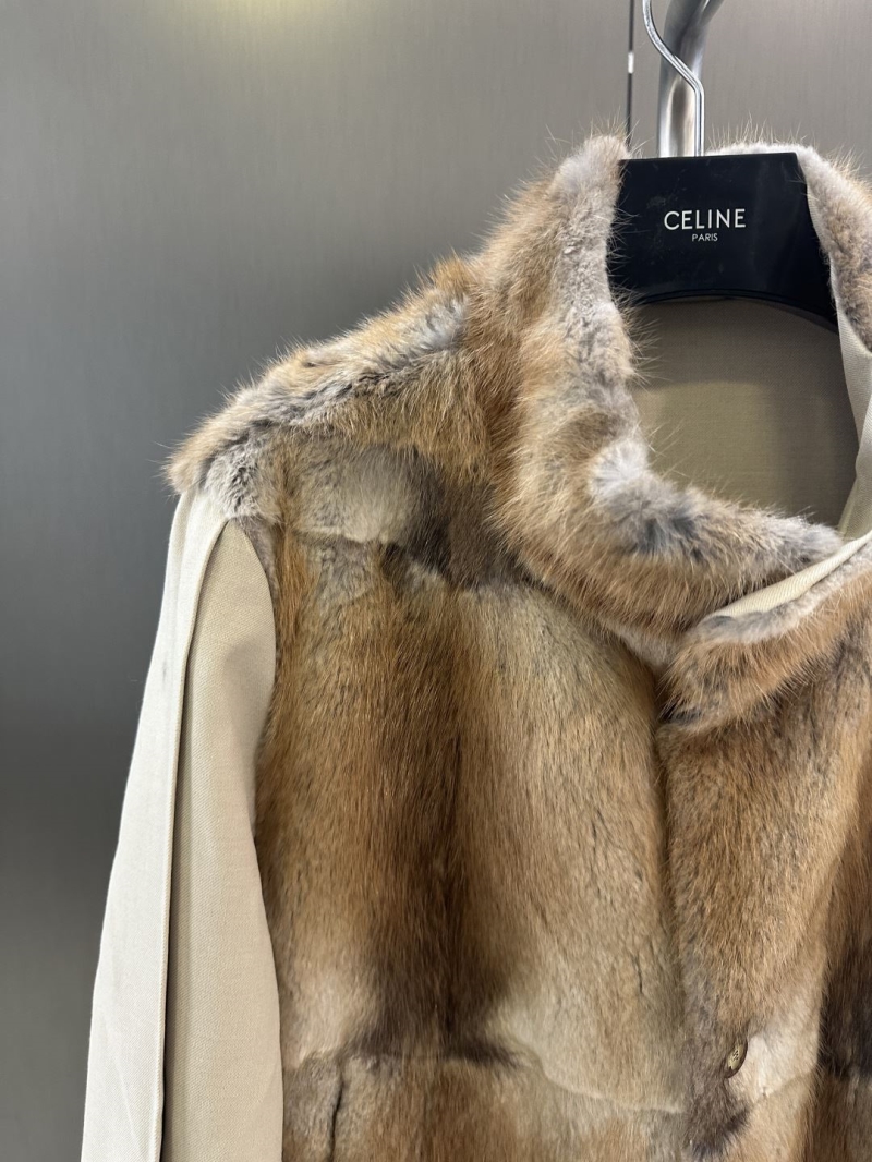 Ce1i*e outwears